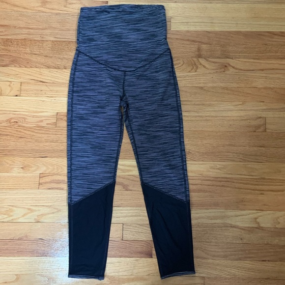 Lot bundle of Maternity Pants size Medium - Picture 2 of 4